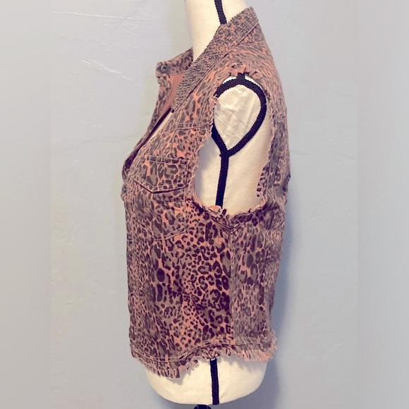 English Rose Leopard Print Denim Jacket - Picture 6 of 12